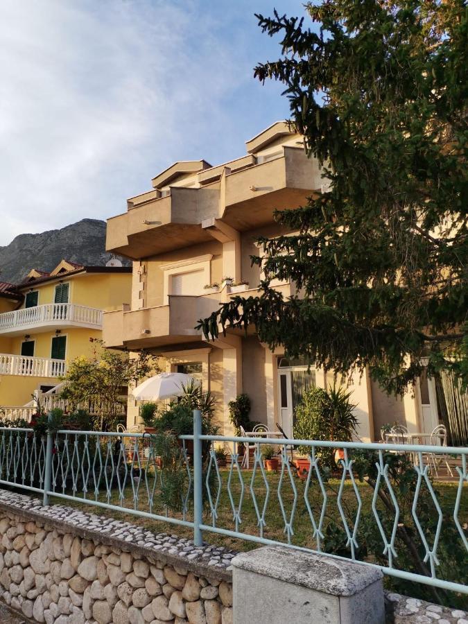 Apartments Sretna Gradac  Exterior foto